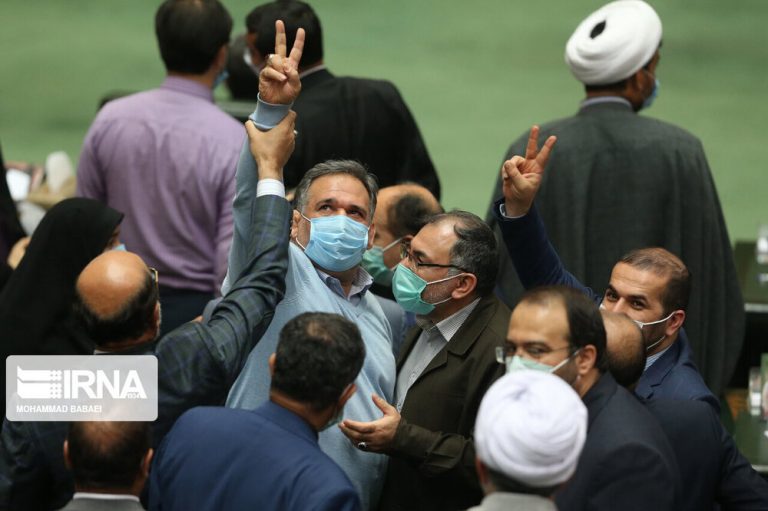 مجلس باز هم نفهمید به چه چیزی رای داده/اقدام سخت در برابر برجام،دنیا را علیه ایران متحد می کند مجلس باز هم نفهمید به چه چیزی رای داده/اقدام سخت در برابر برجام،دنیا را علیه ایران متحد می کند