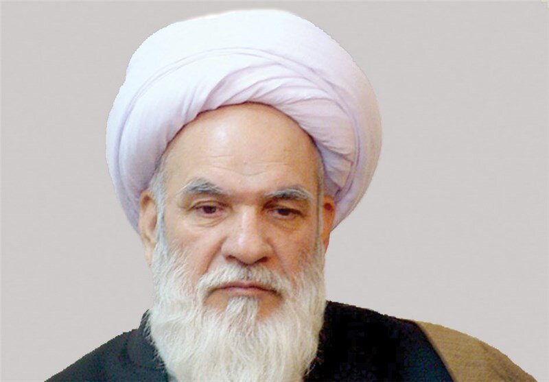 انتقاد حسین ابرهیمی از احساس تکلیف سیاسیون برای ثبت نام در انتخابات/ نه وقت خود را بگیرید نه وقت...