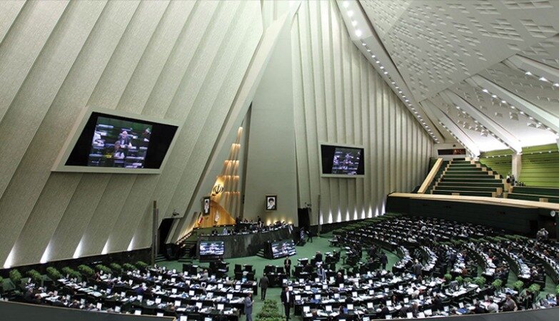 این شکایت از رئیس جمهور موضوعیت دارد؟/ نمایندگان مجلس،کم اطلاعند