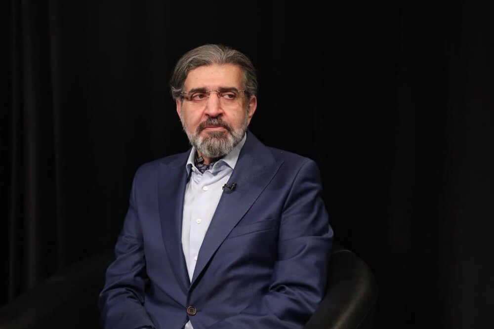 مناسبات نزدیک ظریف و سردار سلیمانی از زبان صادق خرازی /رئیس جمهور شوم تا مهرماه همه واکسن کرونا می...