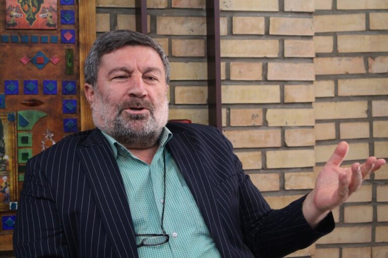 نامه به قالیباف درباره یک پاکسازی گسترده سیاسی نامه به قالیباف درباره یک پاکسازی گسترده سیاسی