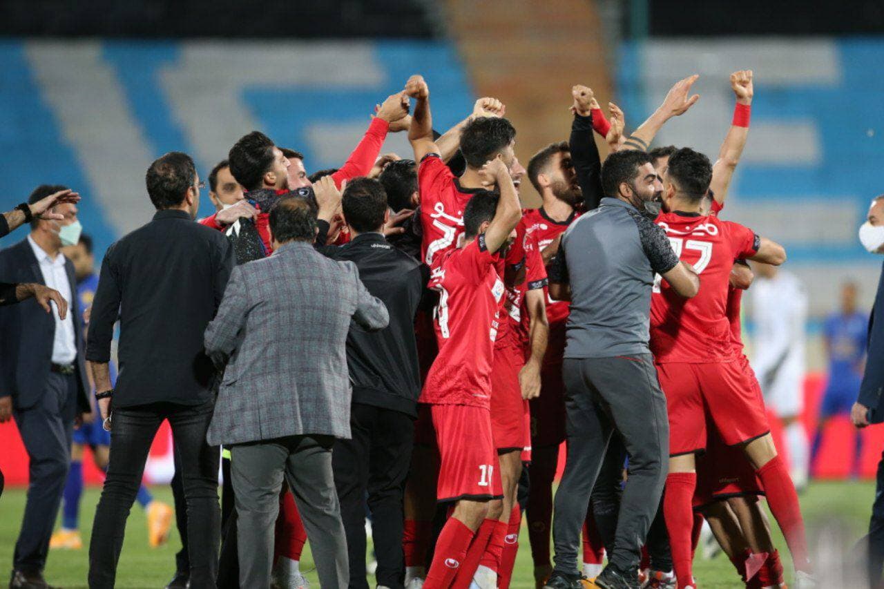 کری خوانی پرسپولیسی ها برای ارسلان مطهری و مهدی قائدی
